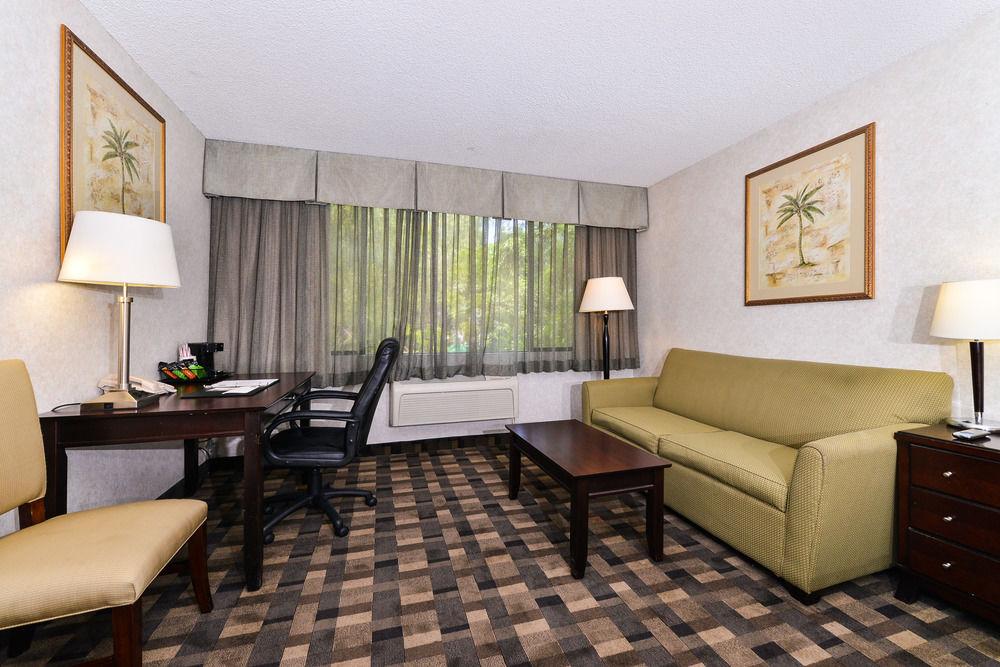 Quality Inn & Suites Montebello - Los Angeles Exterior photo